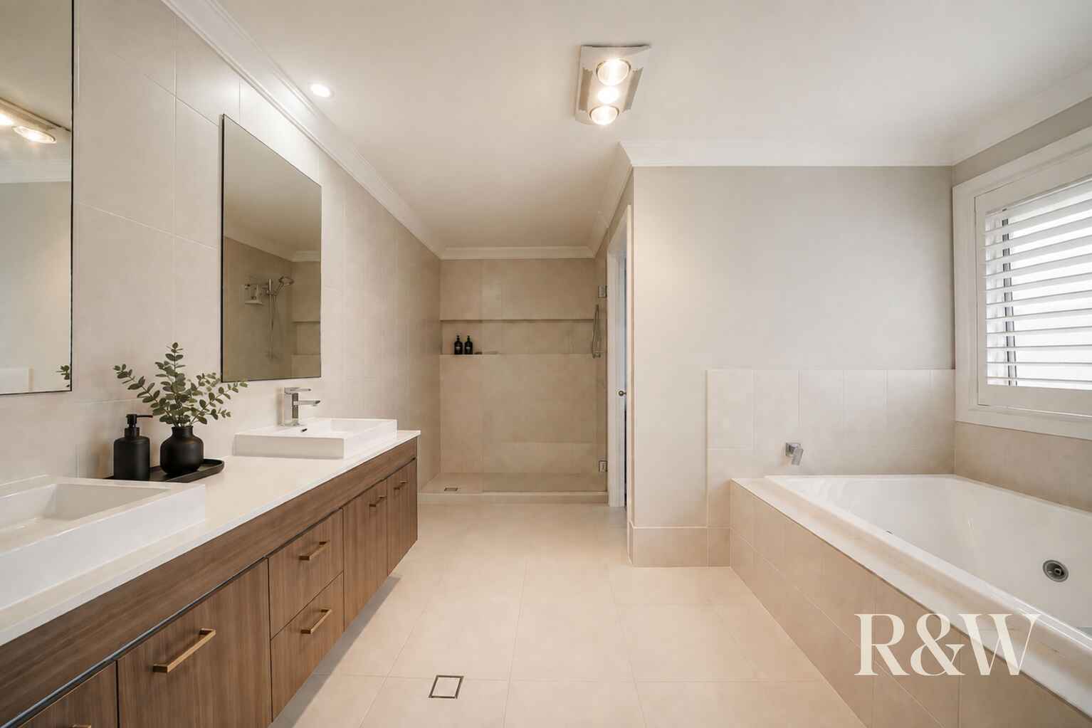 6 DROMEDARY PLACE Macquarie Links 6 DROMEDARY PLACE Macquarie Links