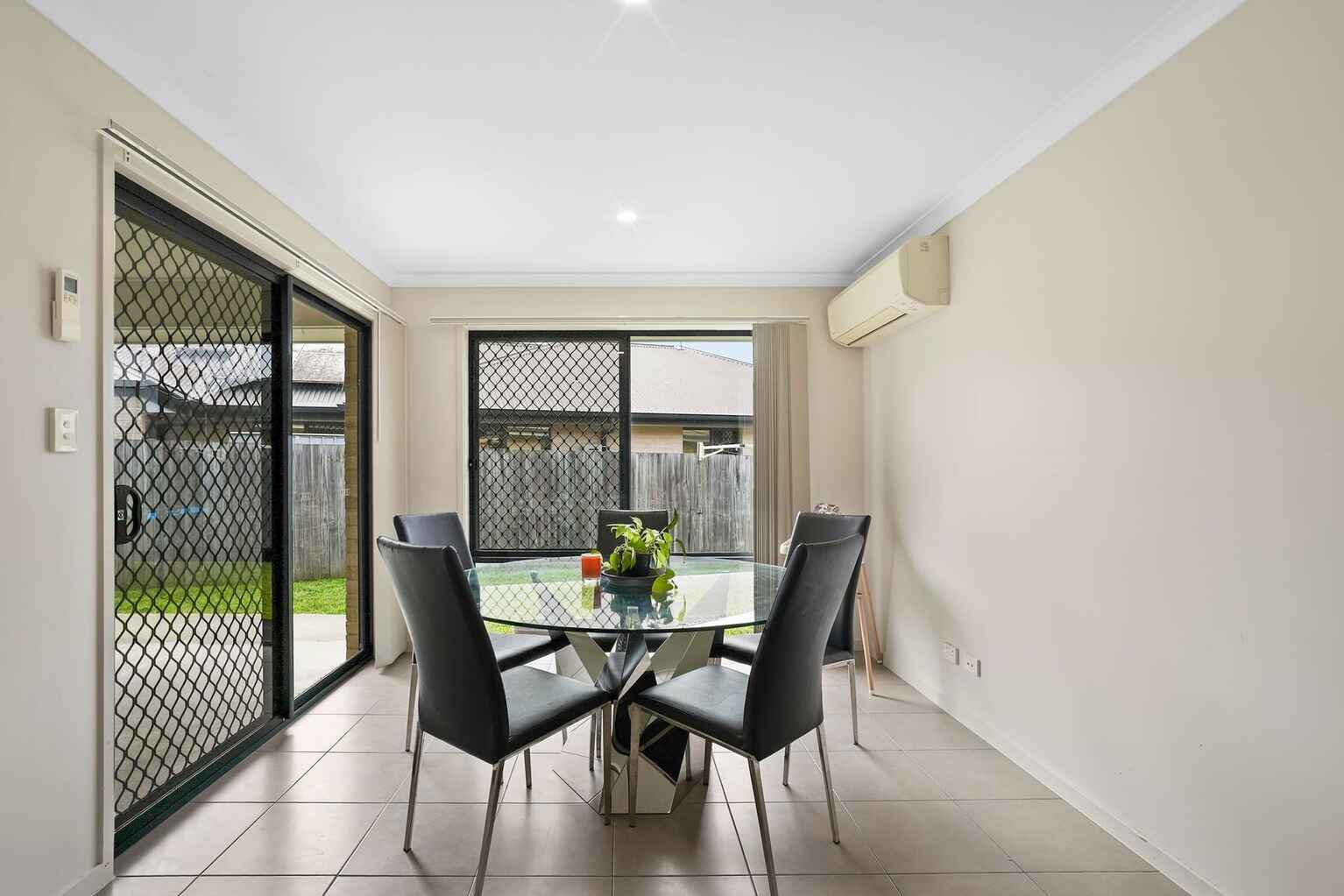 1/25 Lyndon Way Bellmere 1/25 Lyndon Way Bellmere