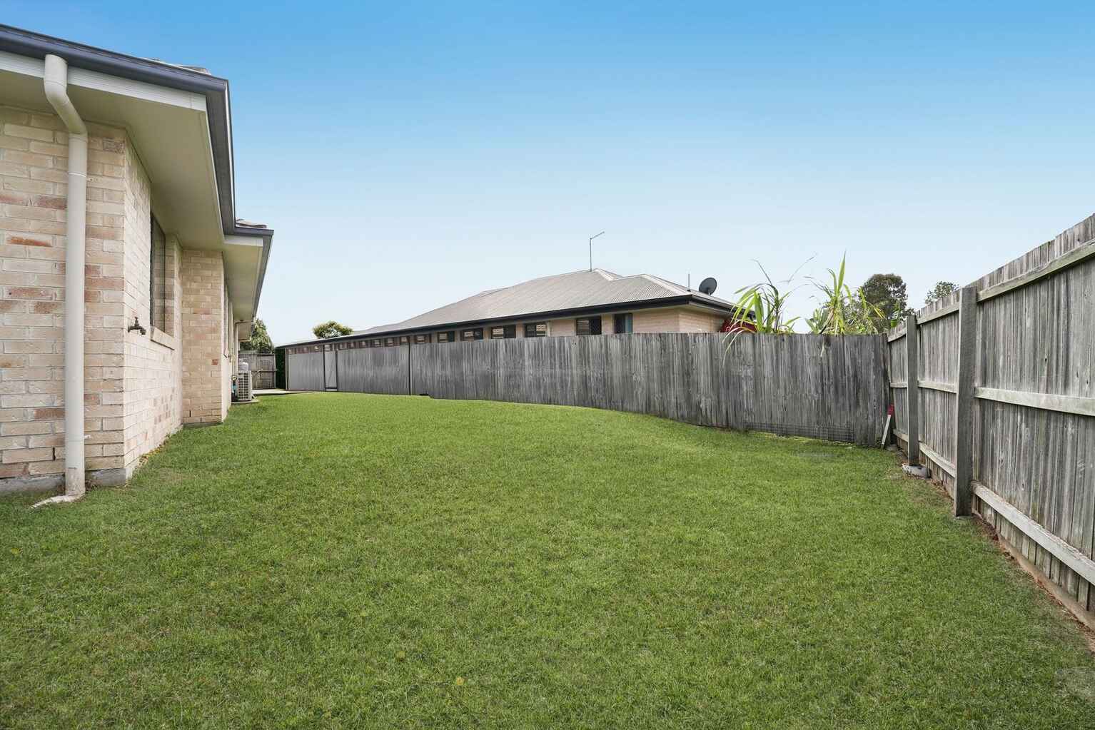1/25 Lyndon Way Bellmere 1/25 Lyndon Way Bellmere