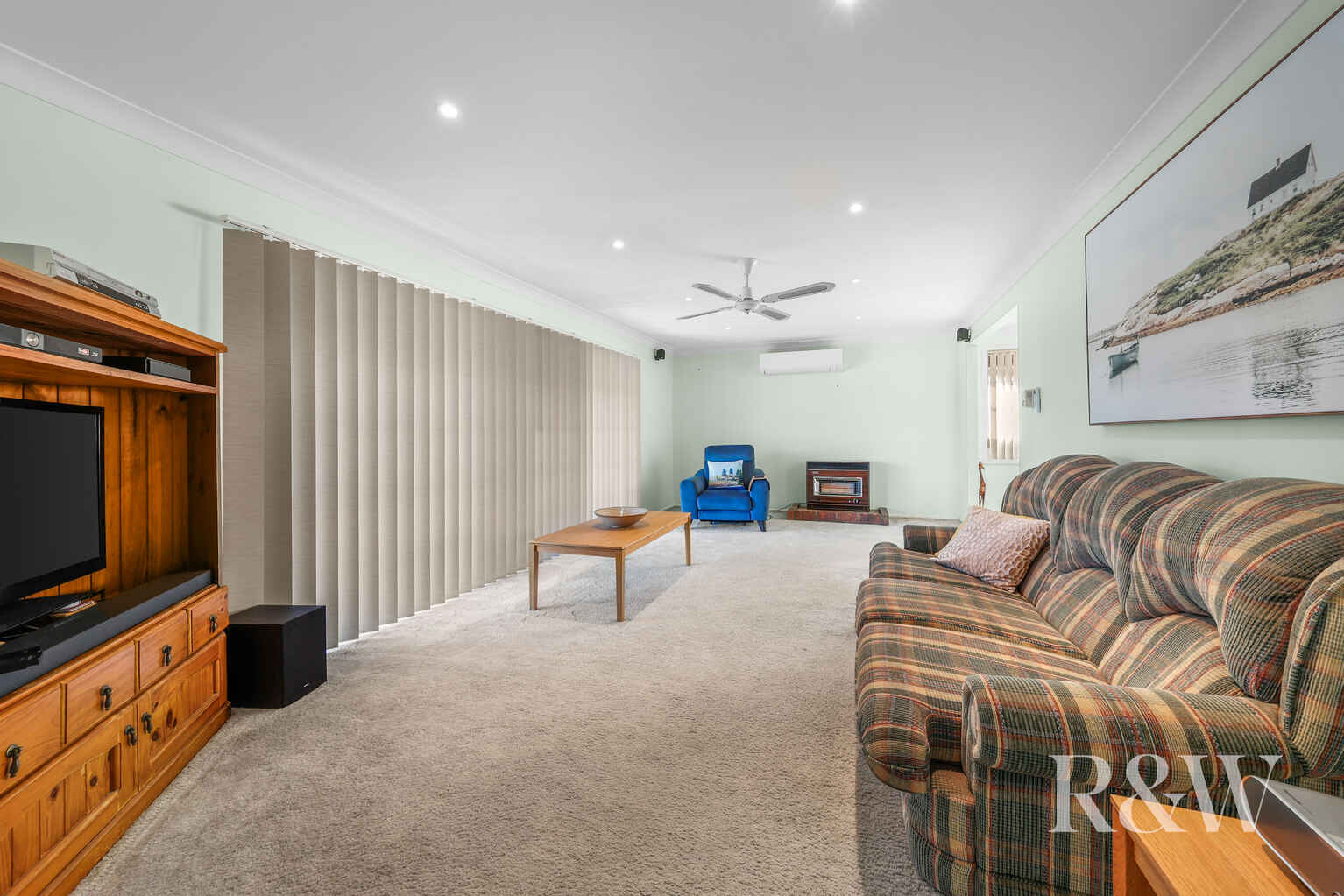20 KOALA AVENUE Ingleburn