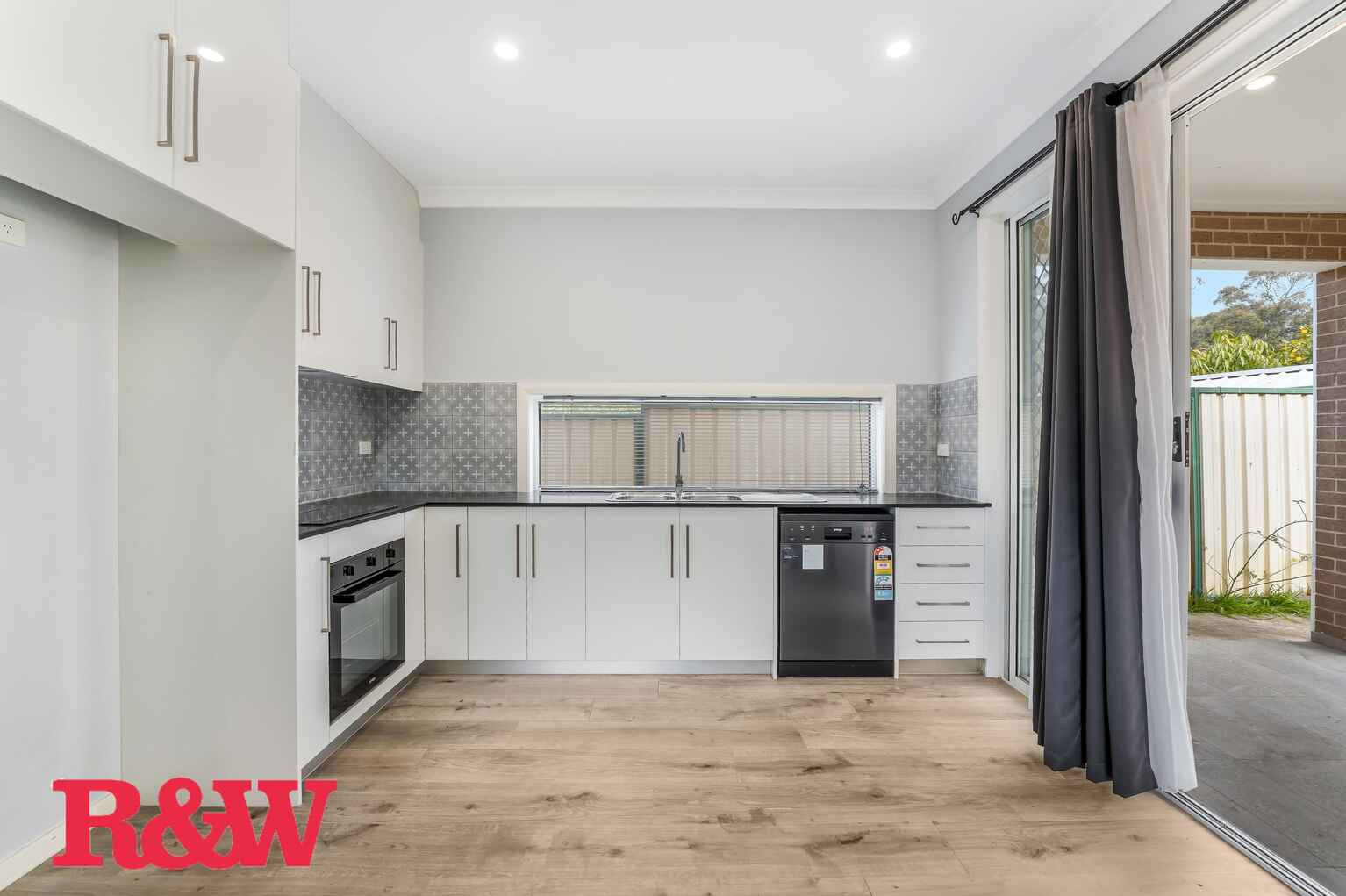 3A Leura Close Bossley Park 3A Leura Close Bossley Park