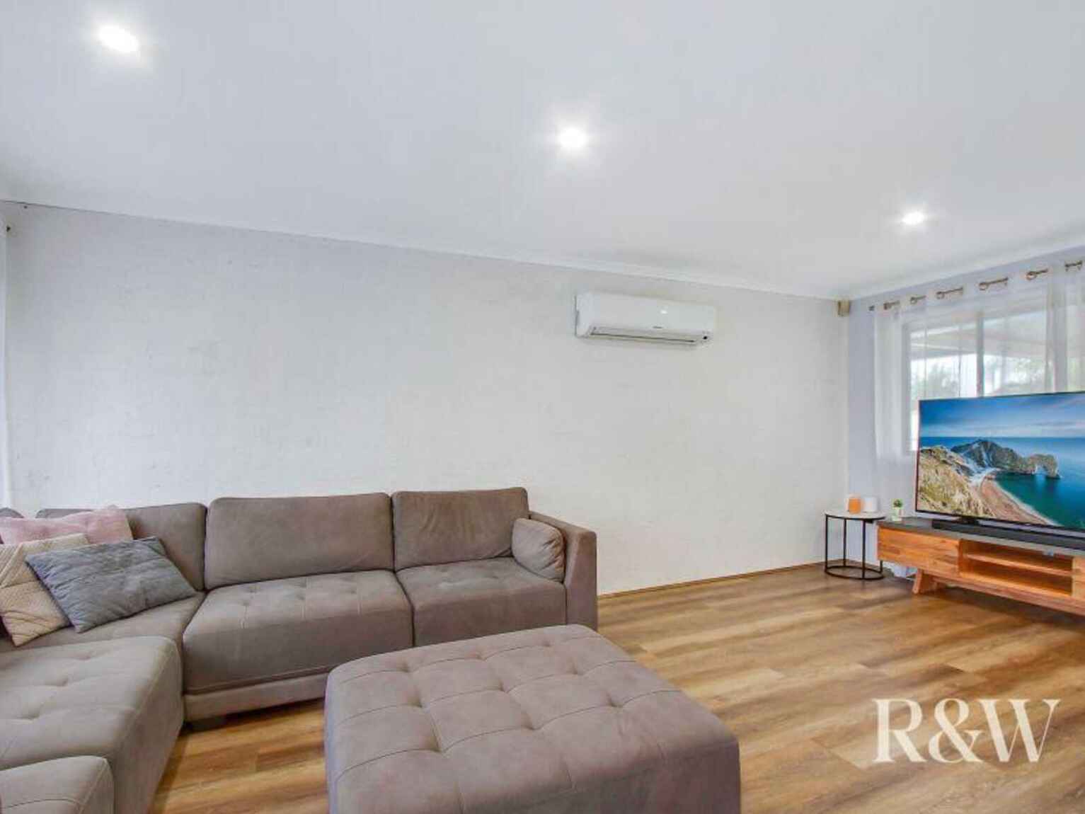 4 Como Close St Clair