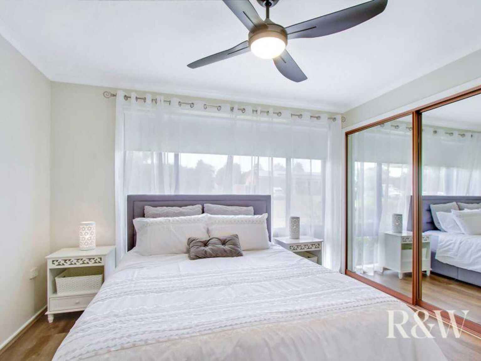 4 Como Close St Clair
