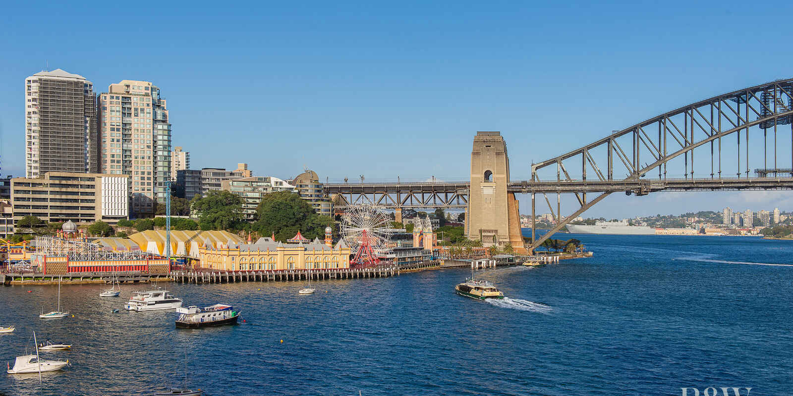 6/15 East Crescent Street McMahons Point