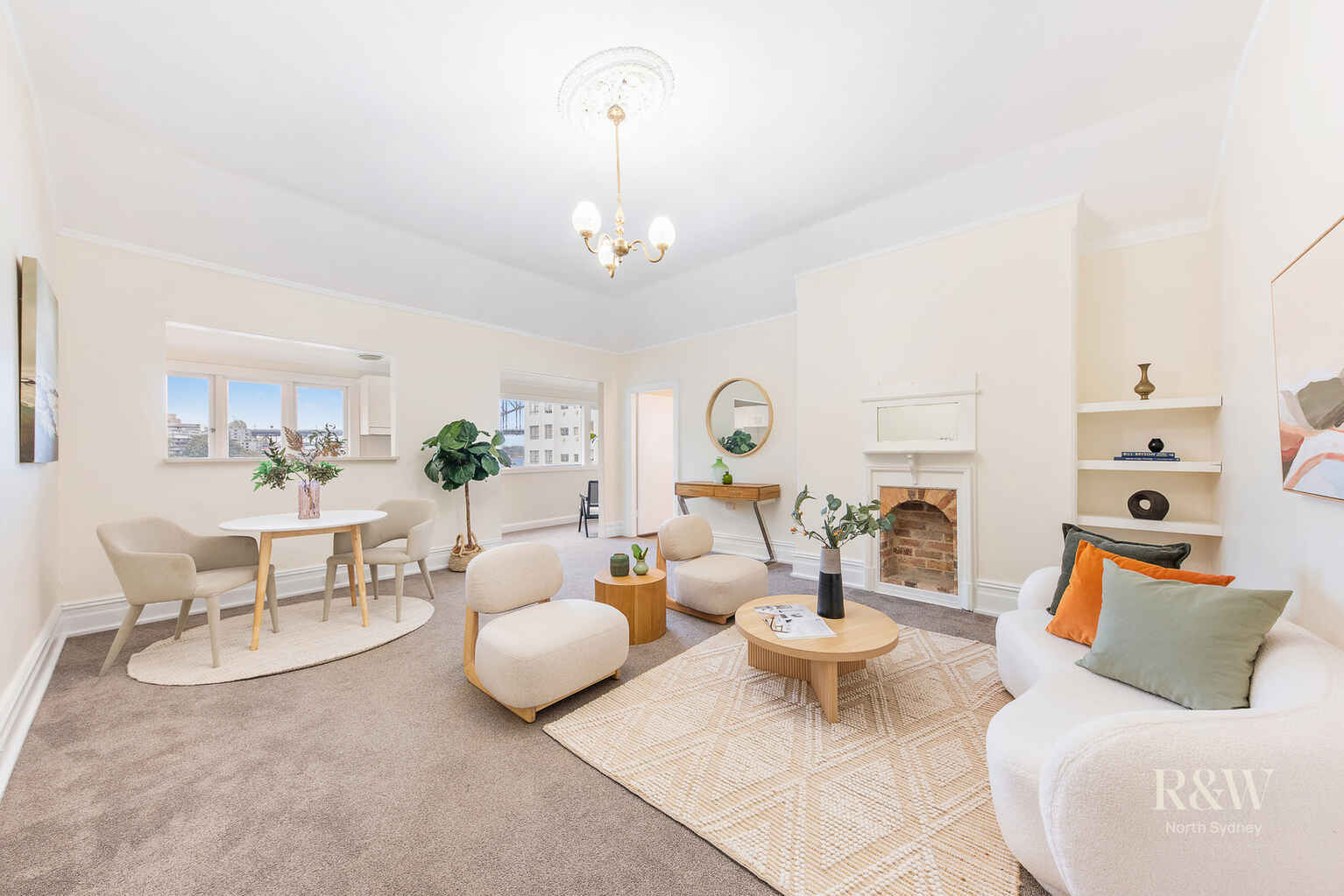 6/15 East Crescent Street McMahons Point