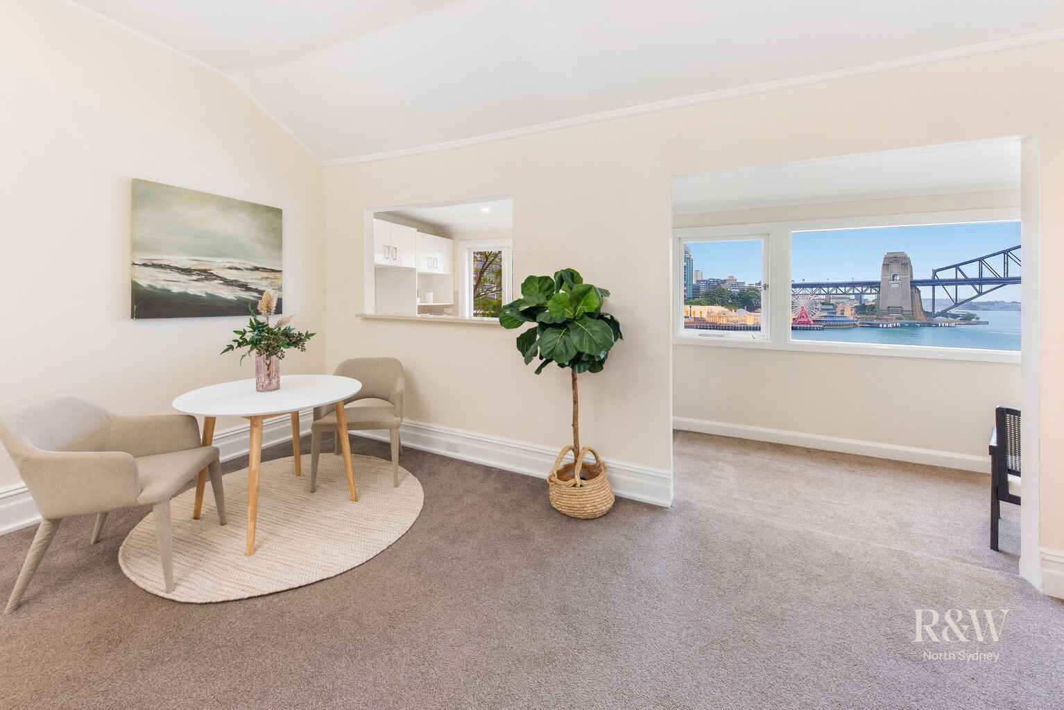 6/15 East Crescent Street McMahons Point