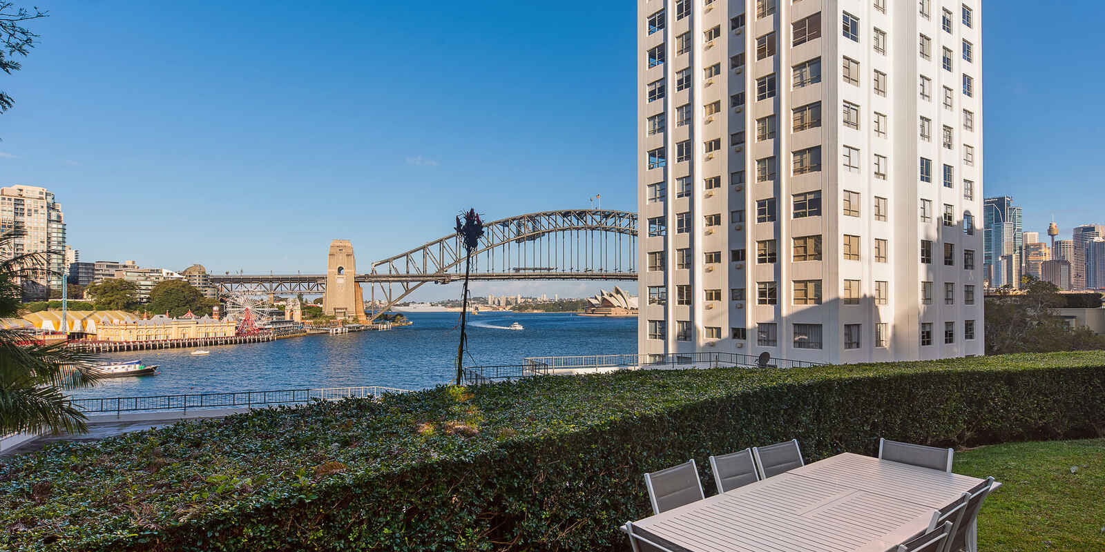 6/15 East Crescent Street McMahons Point