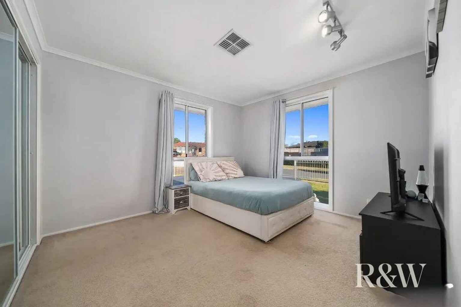 2 Owl Place St Clair