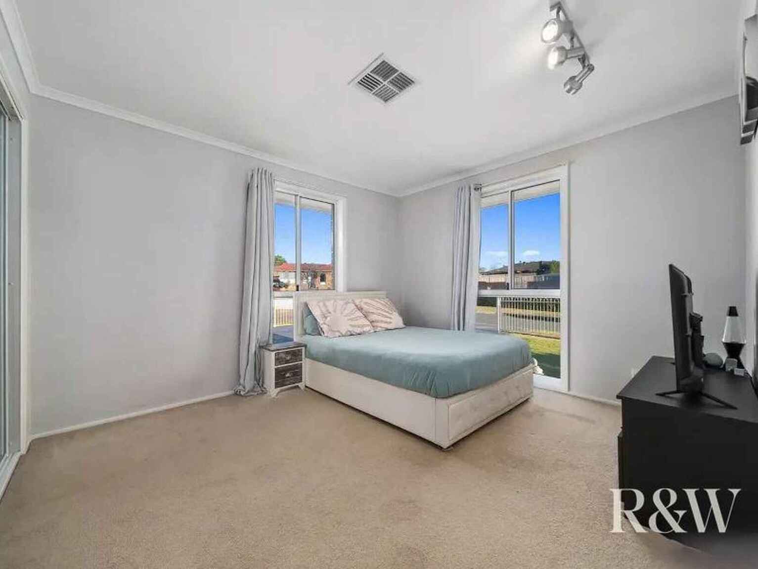 2 Owl Place St Clair