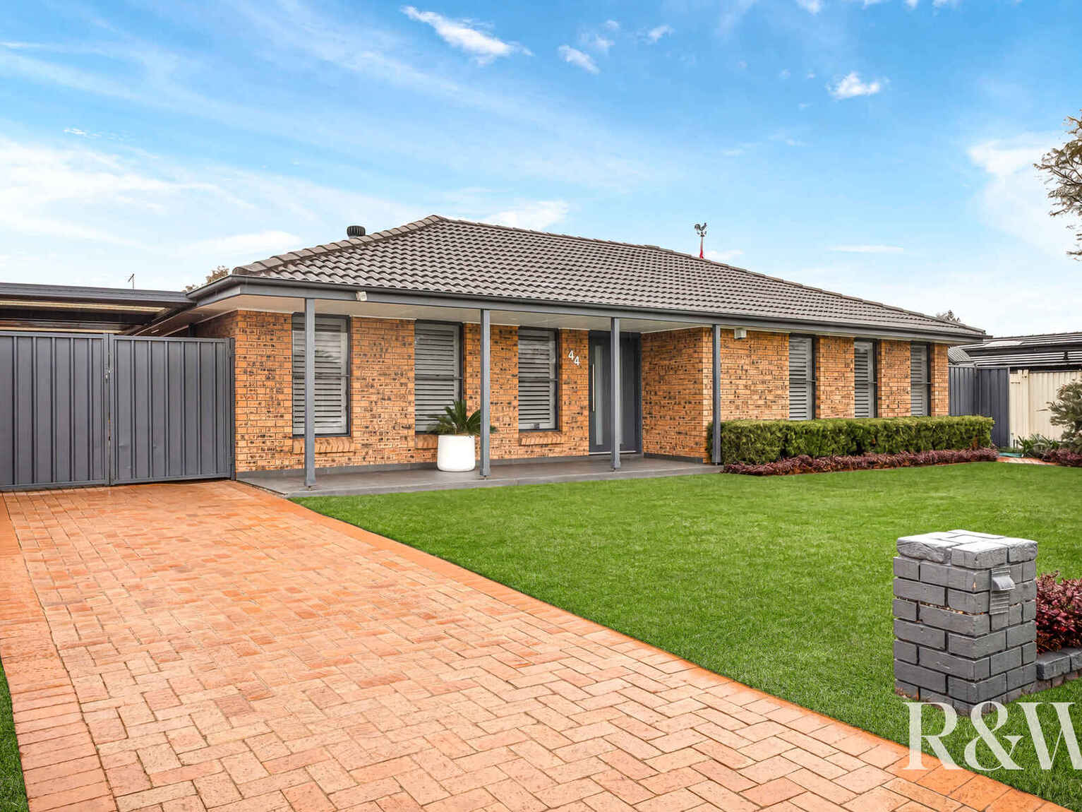 44 Endeavour Avenue St Clair 44 Endeavour Avenue St Clair