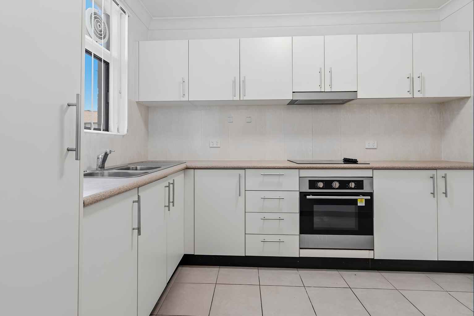 4/81 Memorial Ave Liverpool