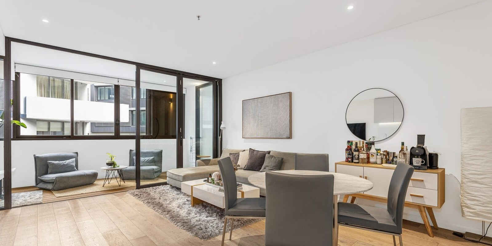 218/9 Albany St St Leonards