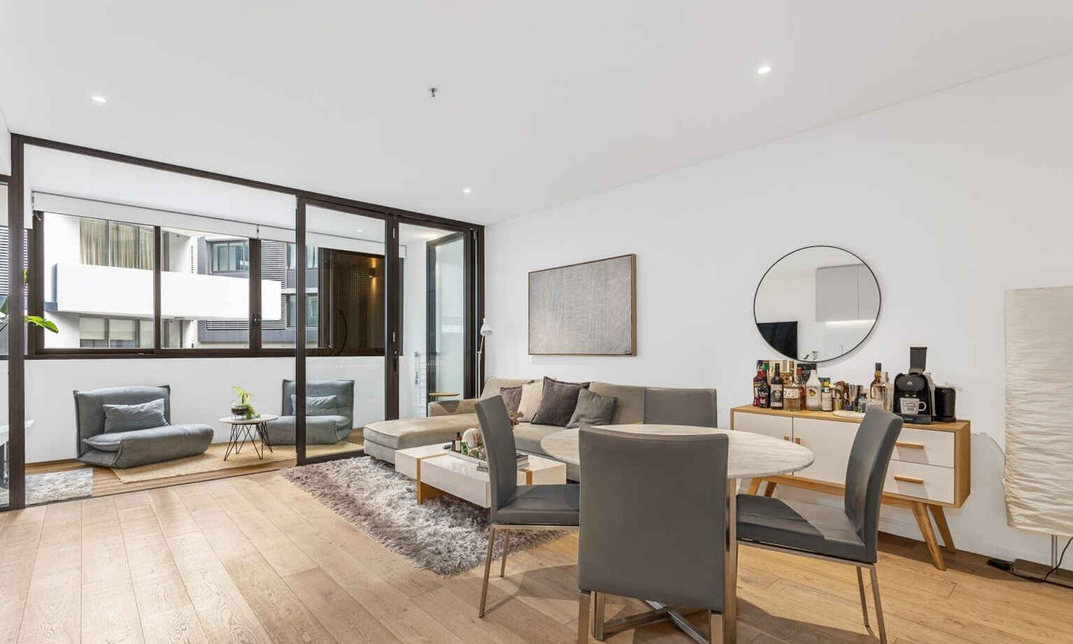 218/9 Albany St St Leonards