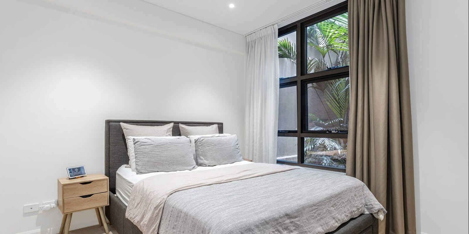 218/9 Albany St St Leonards