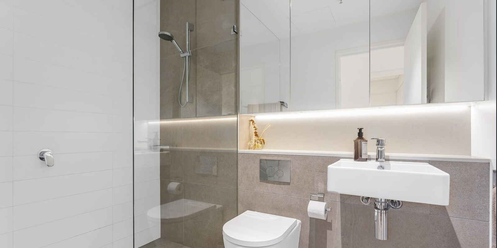 218/9 Albany St St Leonards