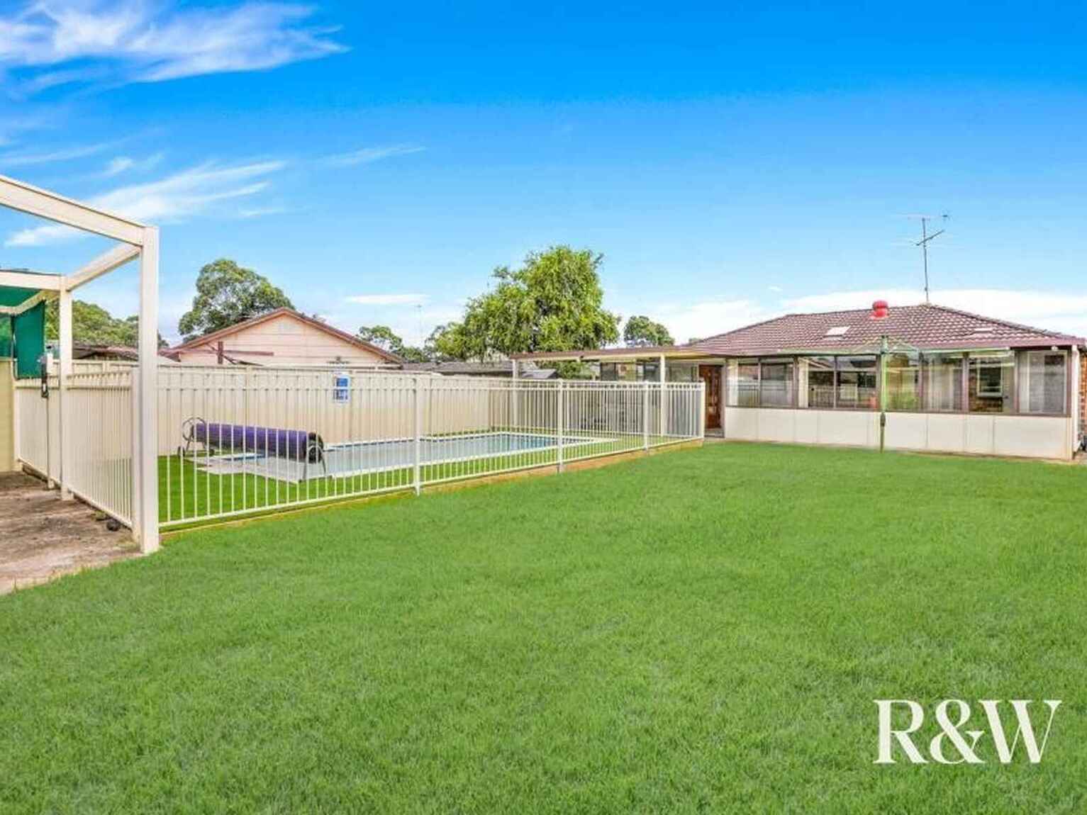 9 Dryberry Avenue St Clair