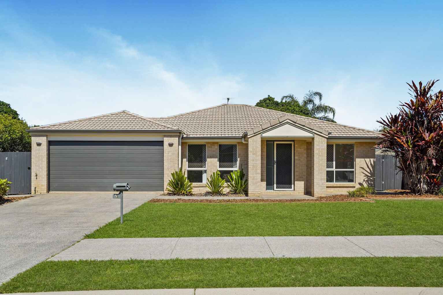 22 Piccadilly Street Bellmere 22 Piccadilly Street Bellmere