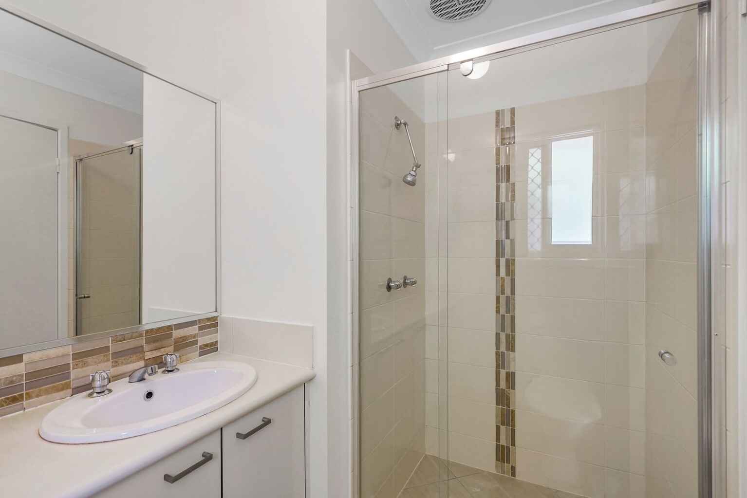 22 Piccadilly Street Bellmere 22 Piccadilly Street Bellmere