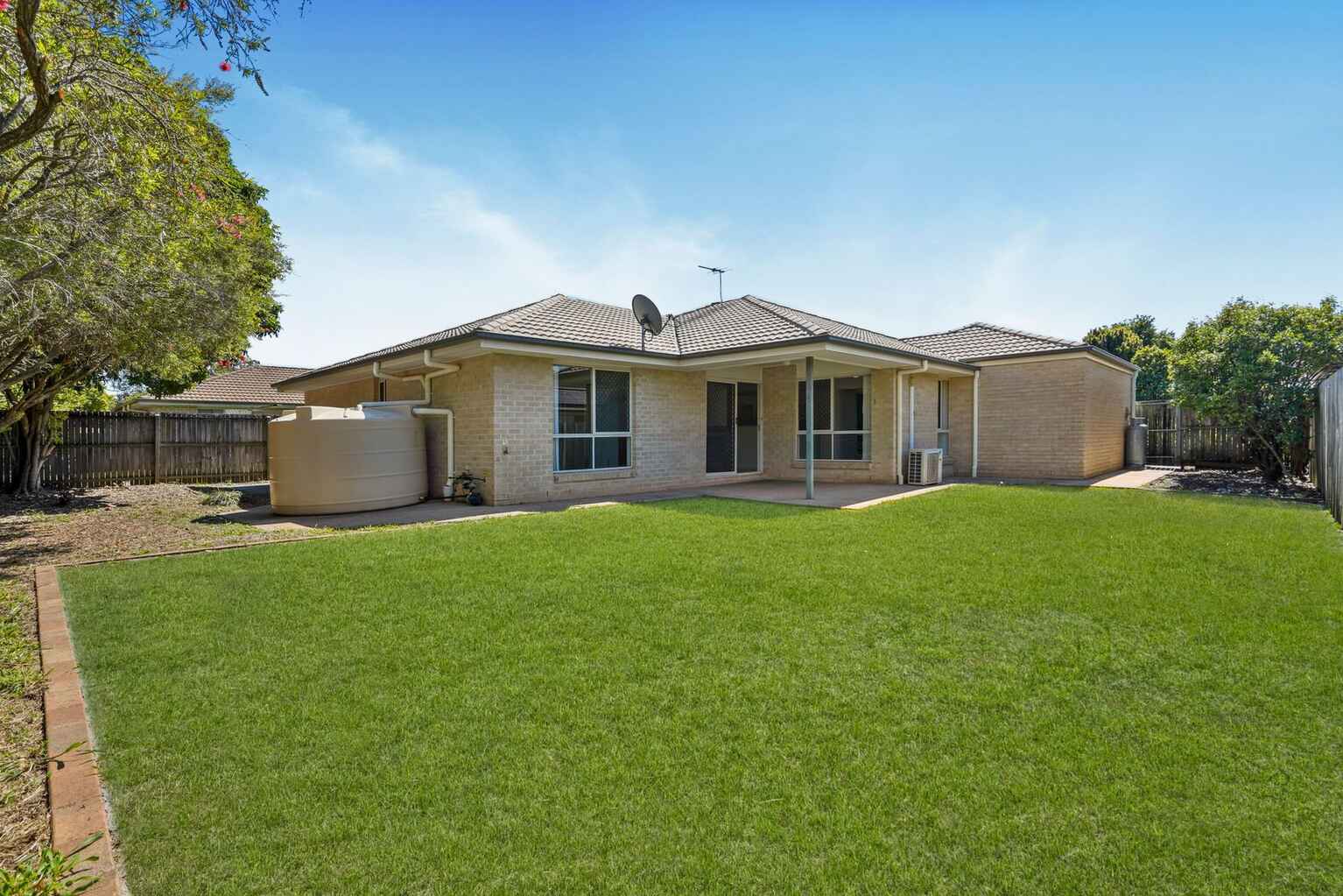 22 Piccadilly Street Bellmere 22 Piccadilly Street Bellmere