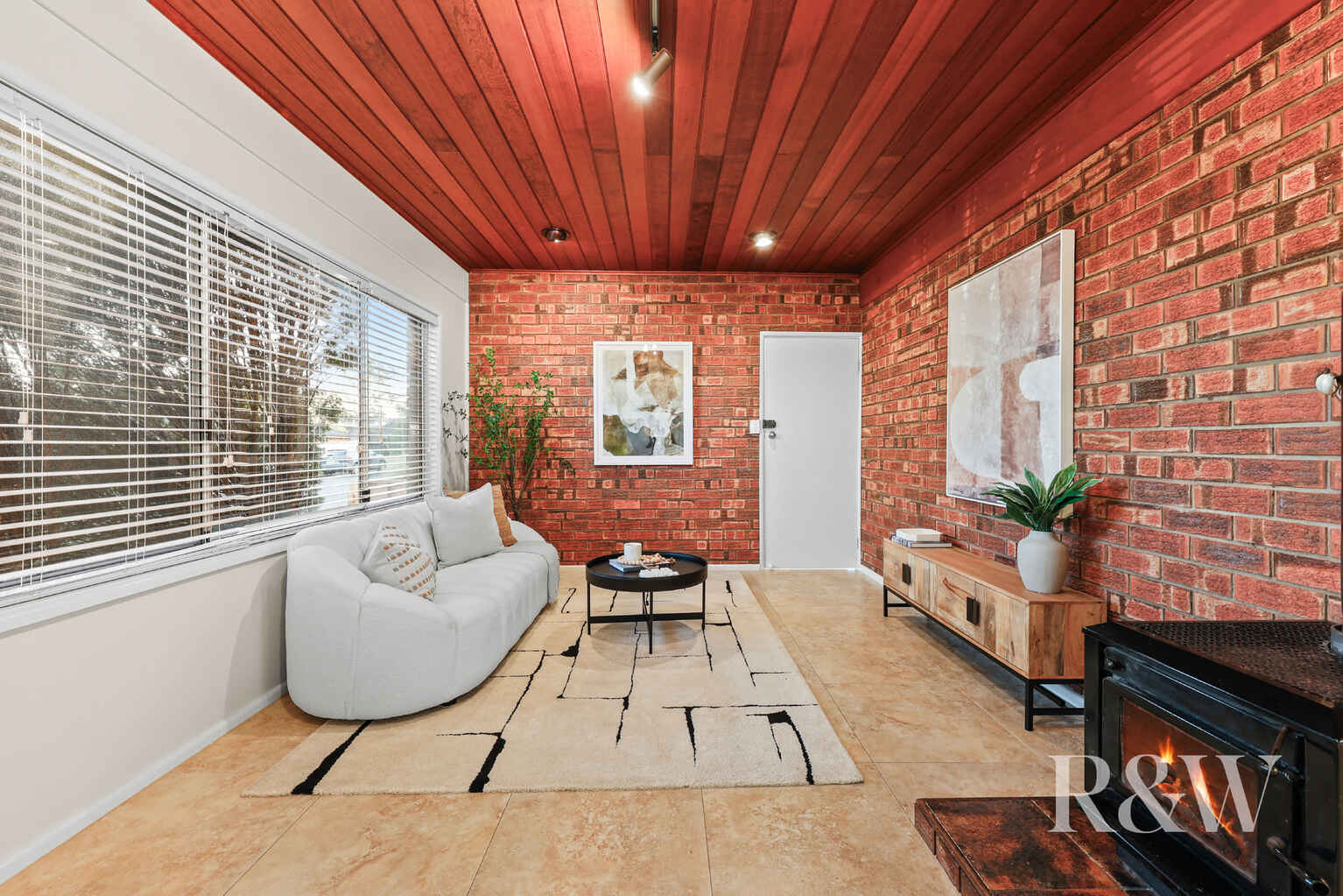 24 AKUNA AVENUE Bradbury 24 AKUNA AVENUE Bradbury
