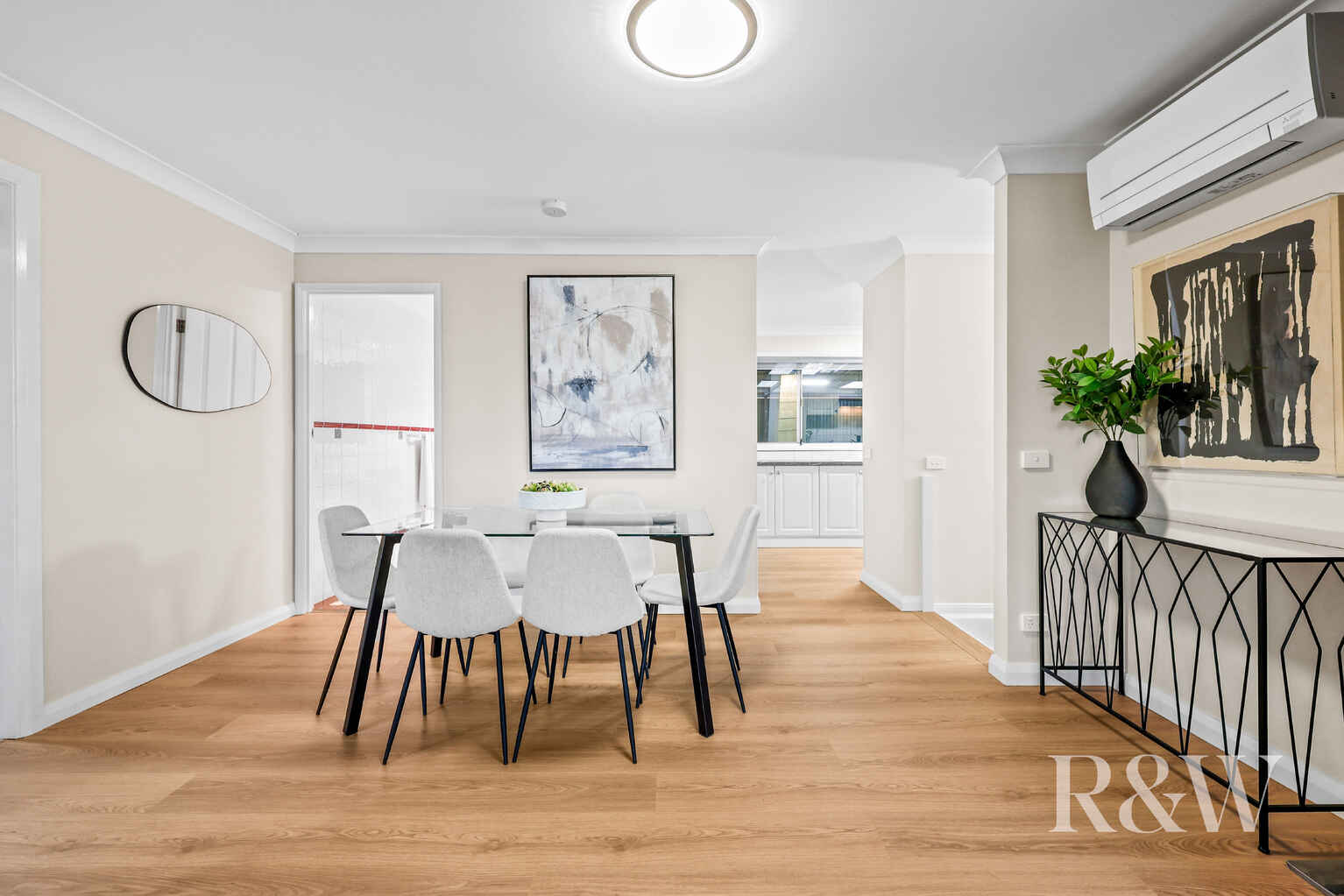 24 AKUNA AVENUE Bradbury 24 AKUNA AVENUE Bradbury