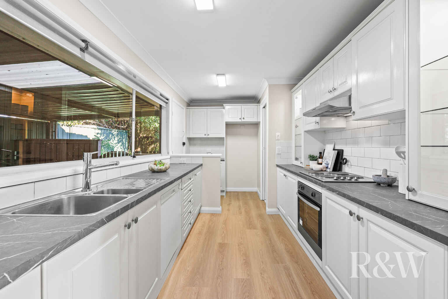 24 AKUNA AVENUE Bradbury 24 AKUNA AVENUE Bradbury