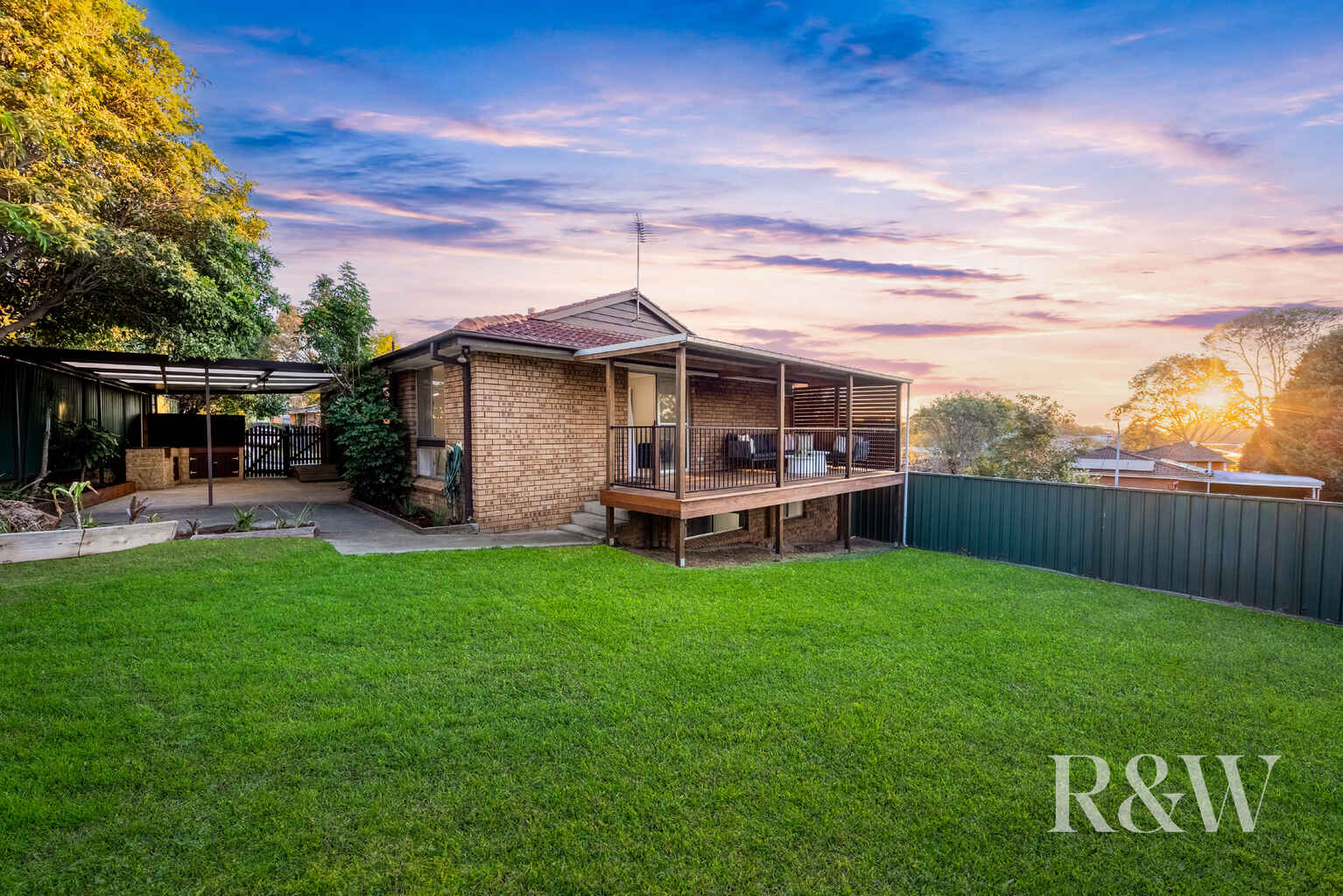 24 AKUNA AVENUE Bradbury 24 AKUNA AVENUE Bradbury