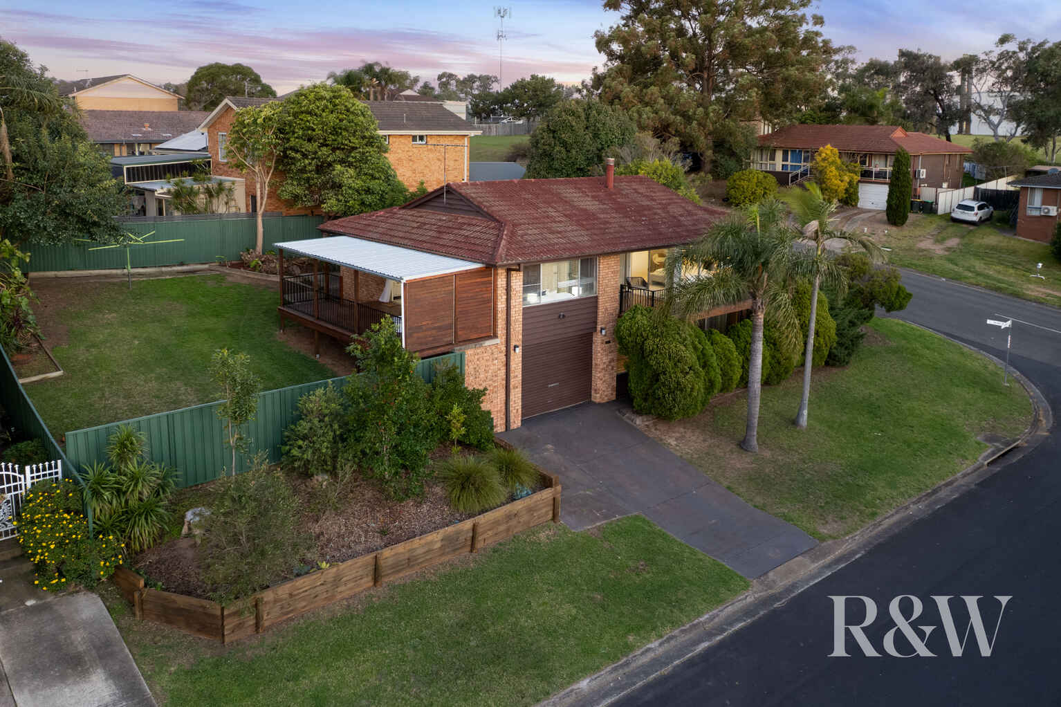 24 AKUNA AVENUE Bradbury 24 AKUNA AVENUE Bradbury