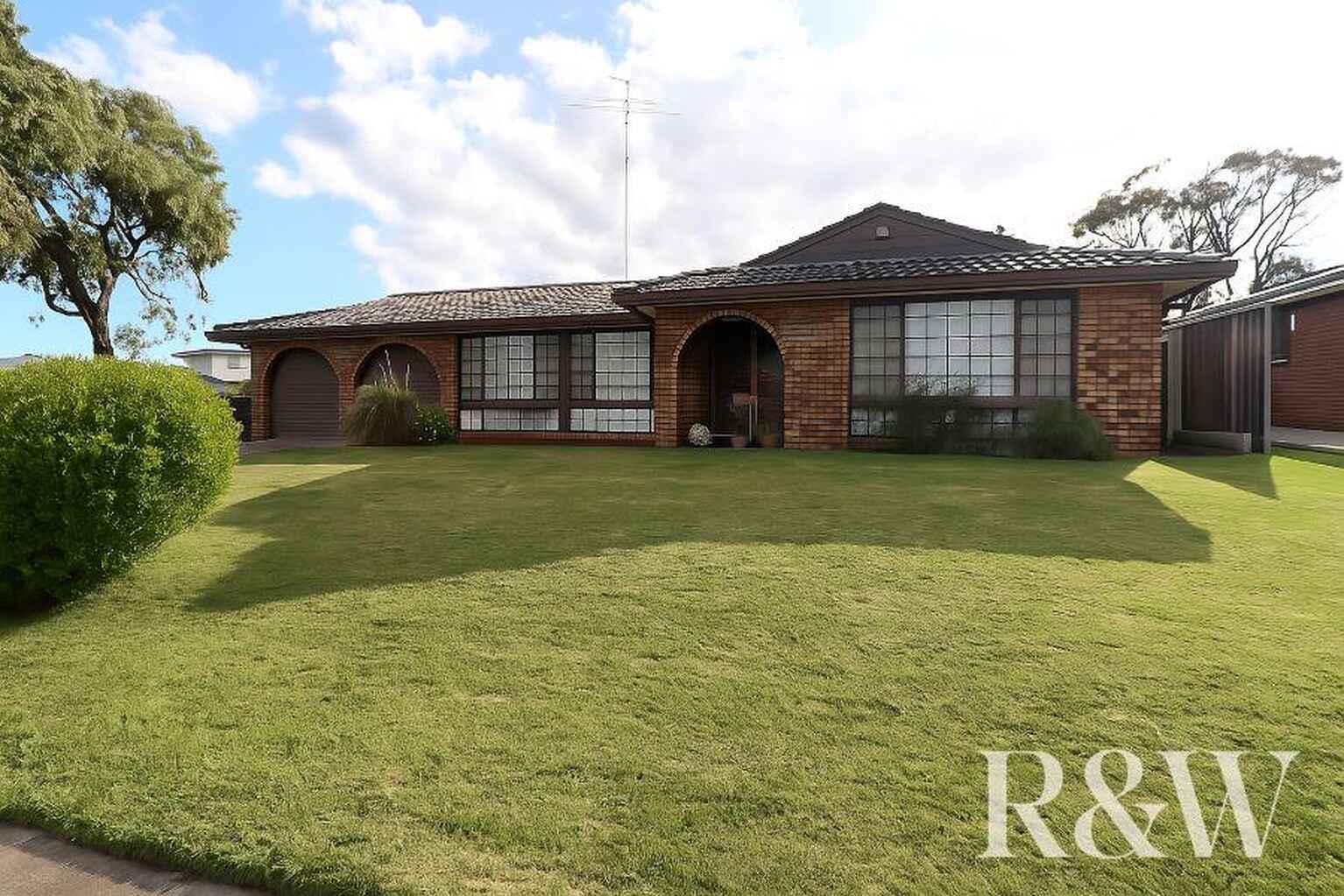 59 Cook Parade St Clair