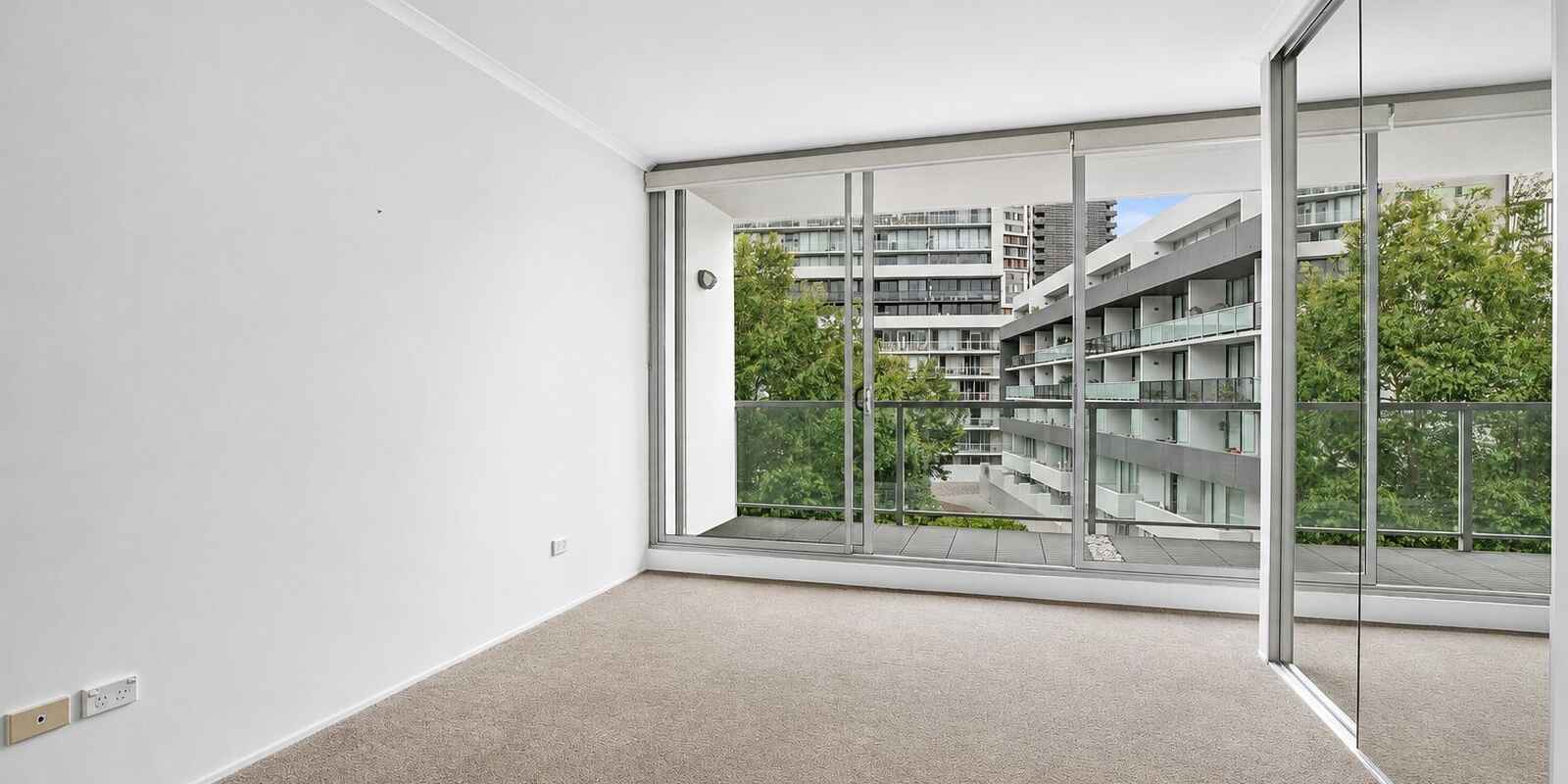 40/2 Hutchinson Walk Zetland