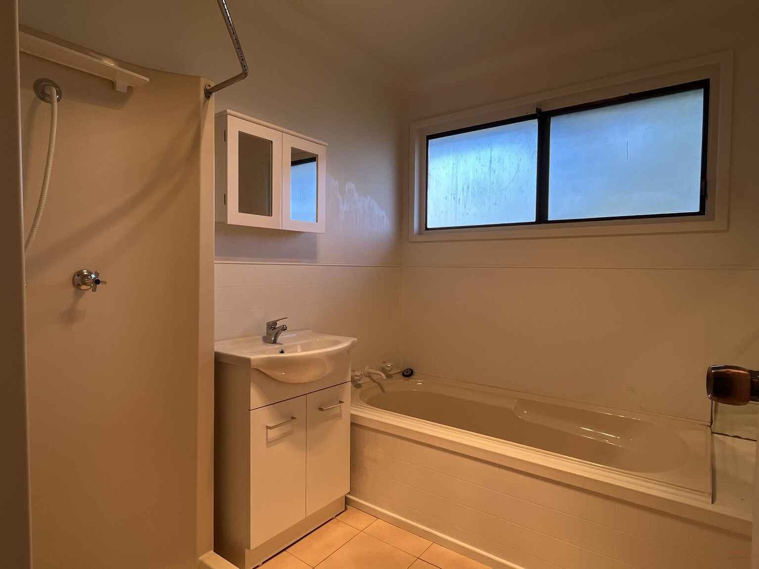 31 Caalong Street Robertson
