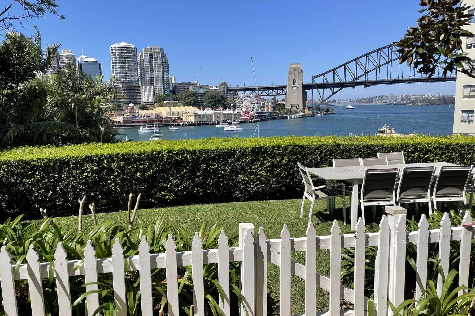 3/15 East Crescent Street McMahons Point