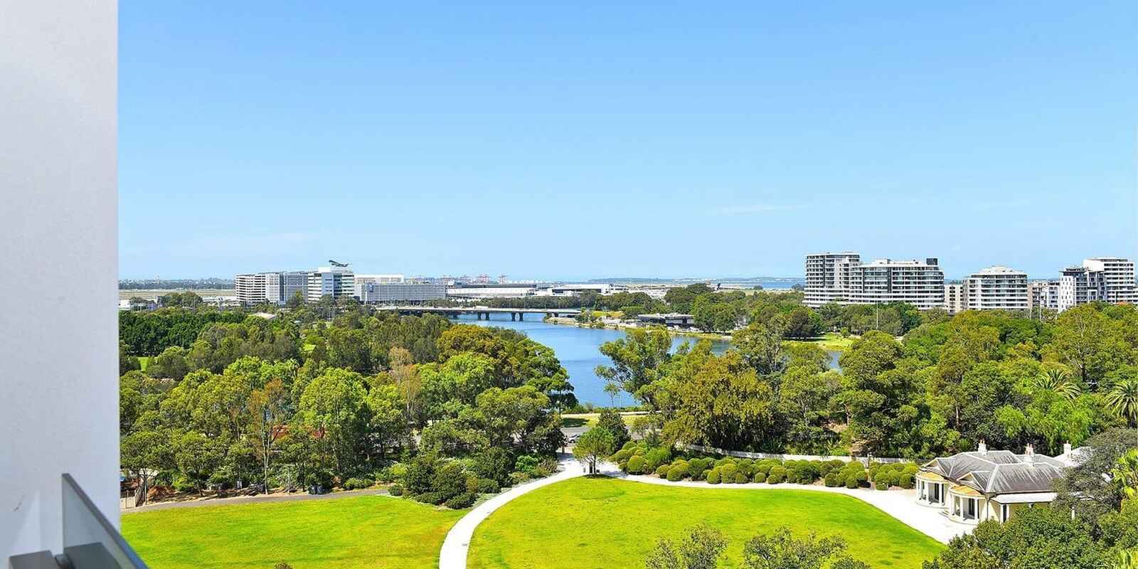 906/16 Brodie Spark Drive Wolli Creek 906/16 Brodie Spark Drive Wolli Creek