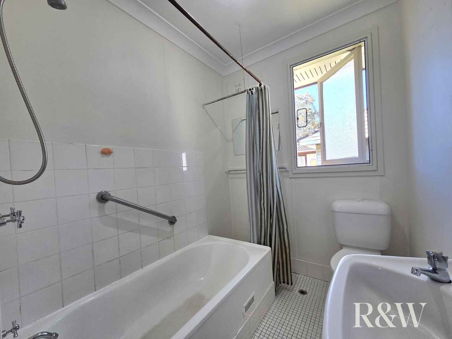 90 Captain Cook Drive Willmot