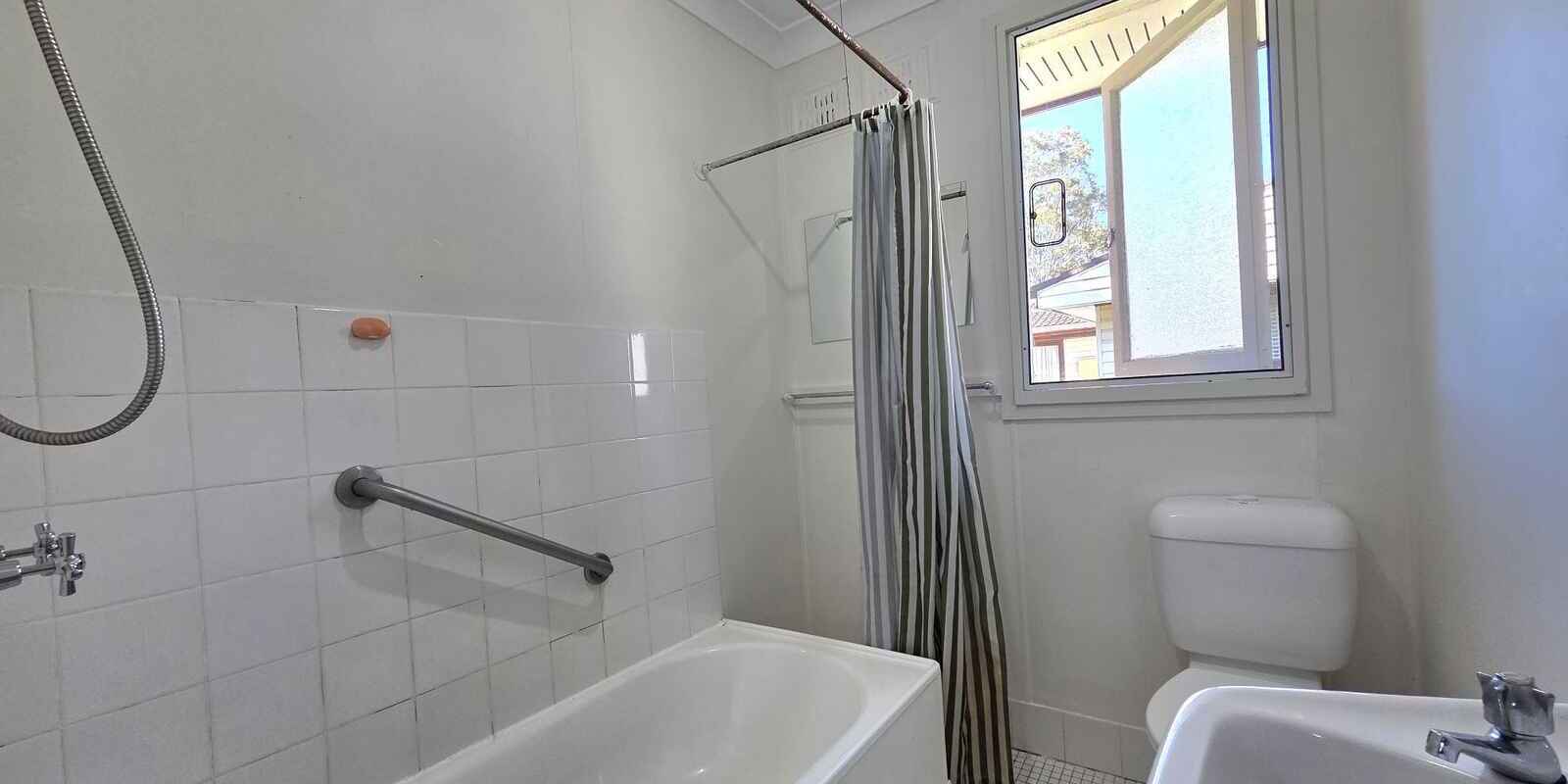 90 Captain Cook Drive Willmot