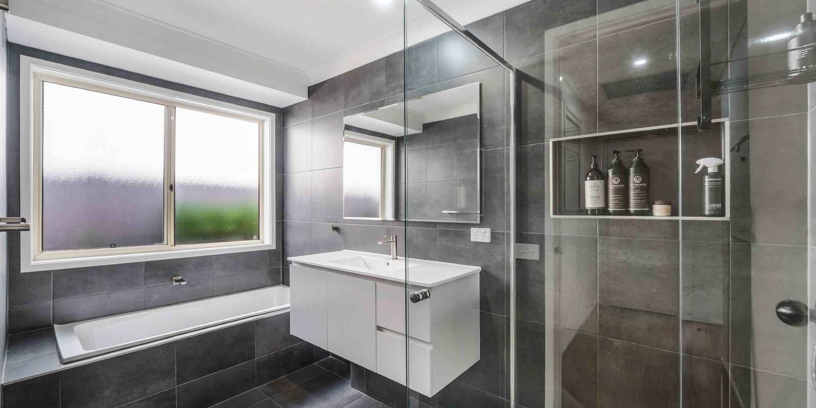5 Glendevie Street West Hoxton 5 Glendevie Street West Hoxton