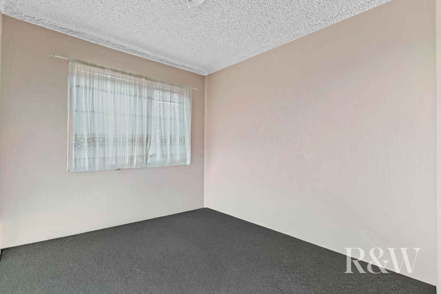 20/57 JACARANDA AVENUE Bradbury