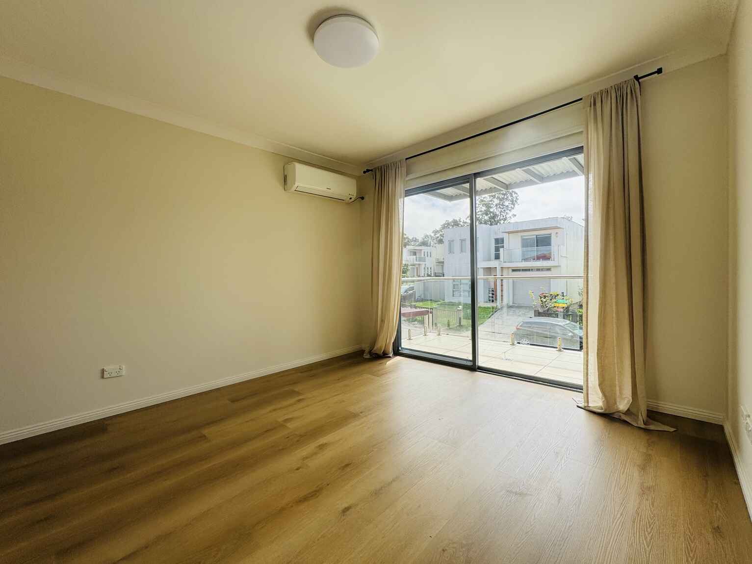 4 Boorea Way Villawood