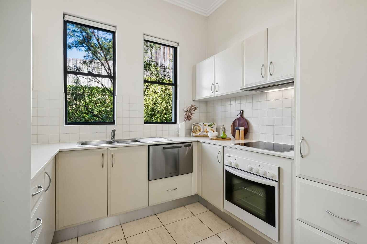 3/50 Eastern Valley Way Northbridge