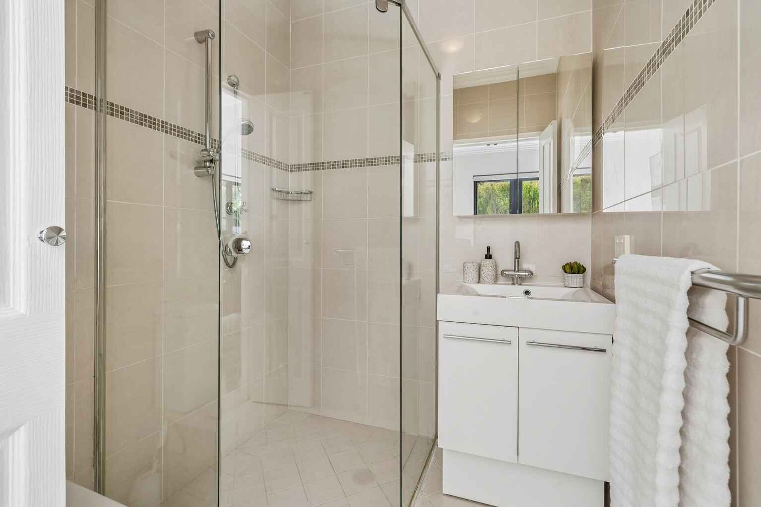 3/50 Eastern Valley Way Northbridge