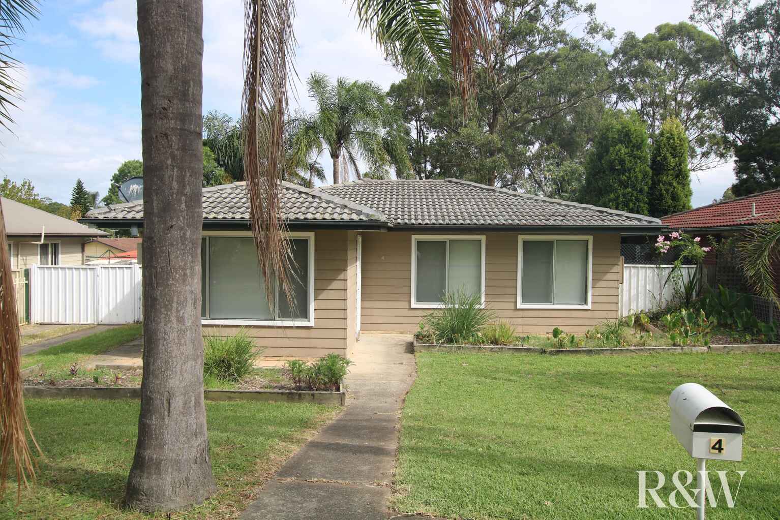 4 Melkarth Place Doonside