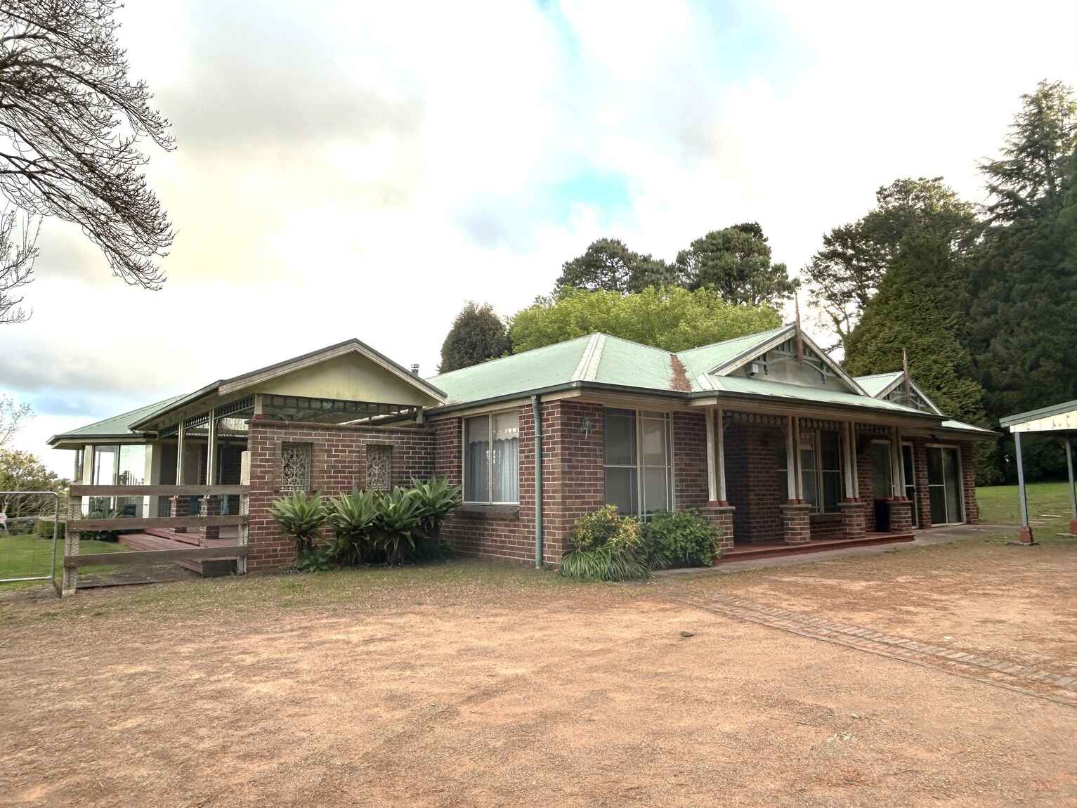 1 The Old Road Robertson