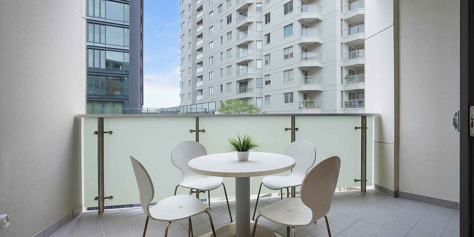 908/8 Glen St Milsons Point 908/8 Glen St Milsons Point