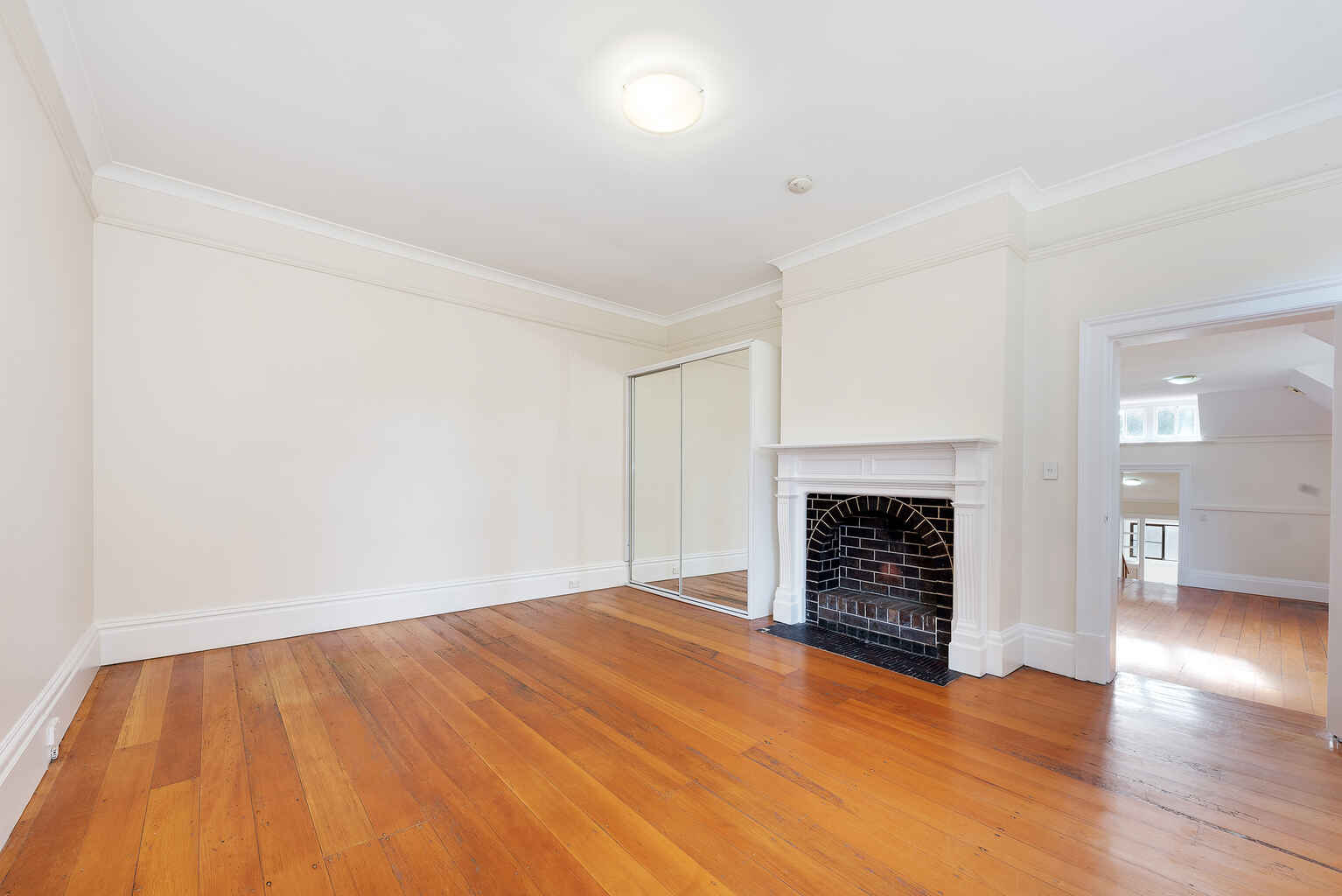 2/267 Mowbray Rd Chatswood