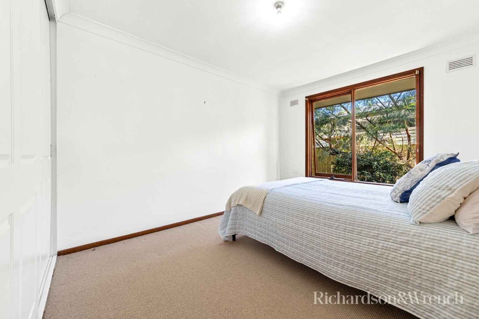 19 MacLeay Avenue Woy Woy 19 MacLeay Avenue Woy Woy