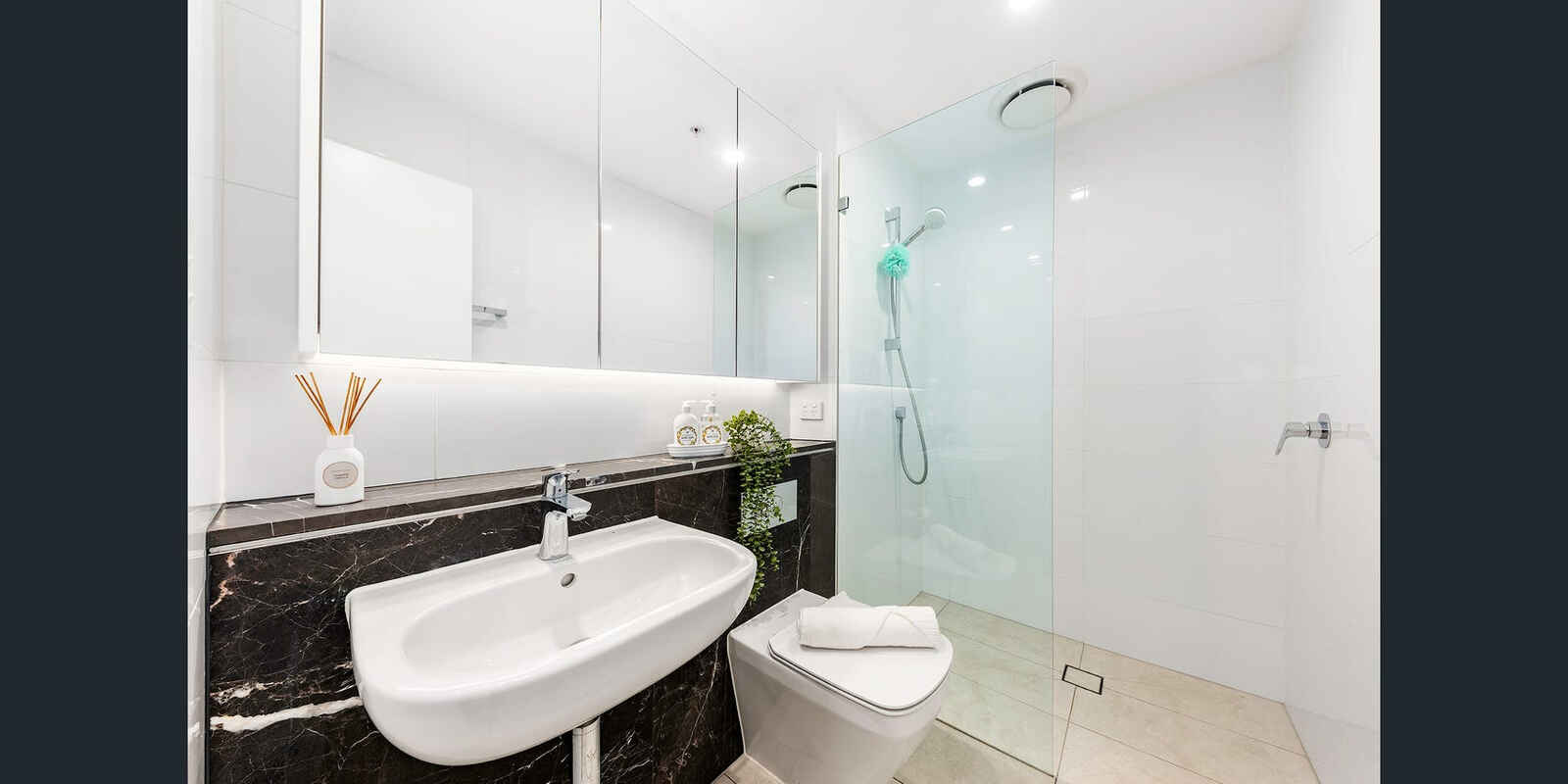 304/231 Miller St North Sydney