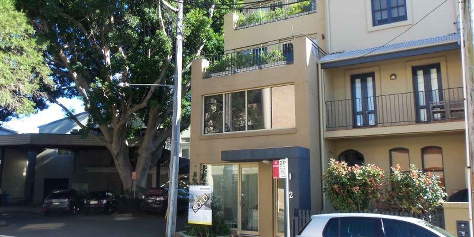 201/2 Eden Steet  North Sydney