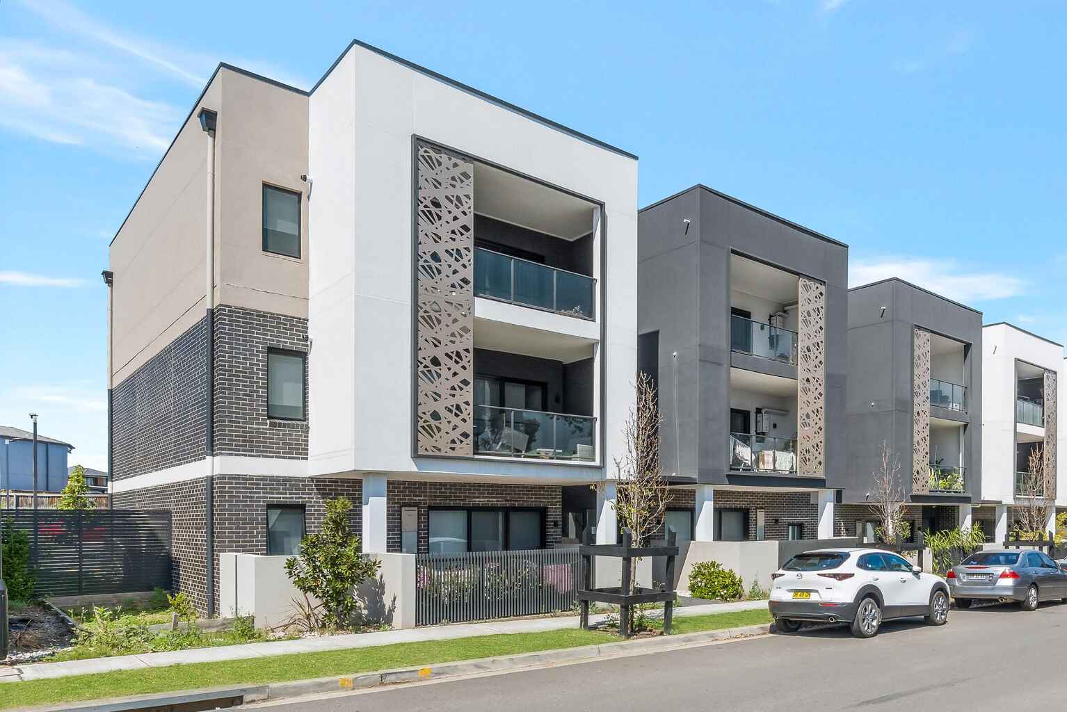 5/17 Wall Street Bonnyrigg 5/17 Wall Street Bonnyrigg