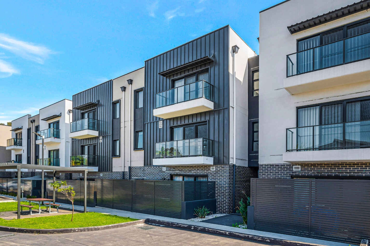 5/17 Wall Street Bonnyrigg 5/17 Wall Street Bonnyrigg