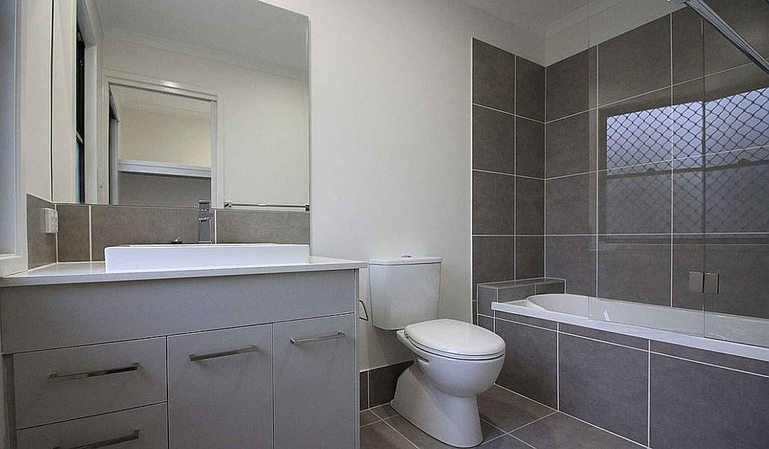 3/3 Butcher Avenue Lawnton